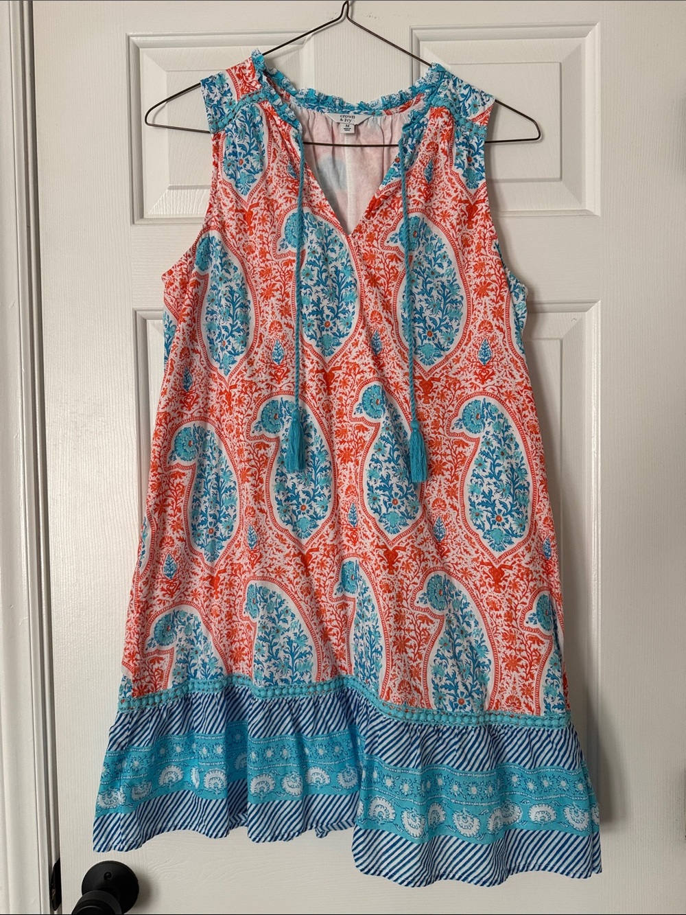 crown & ivy Coral & Turquoise Paisley Sleeveless Mini Dress